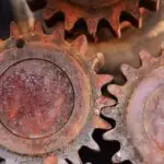 Water in machines: oorzaken, schade en preventie